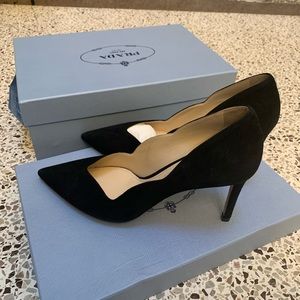 New in box Prada scalloped suede pumps in black